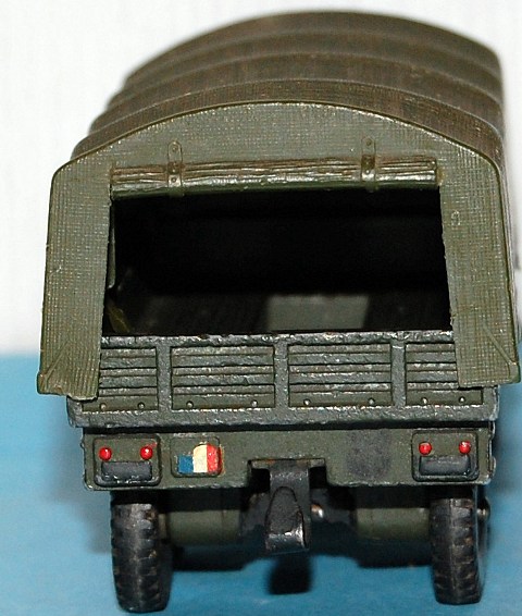 i1 67 DINKY TOYS BERLIET GBC8KT MILITAIRE  I1 67