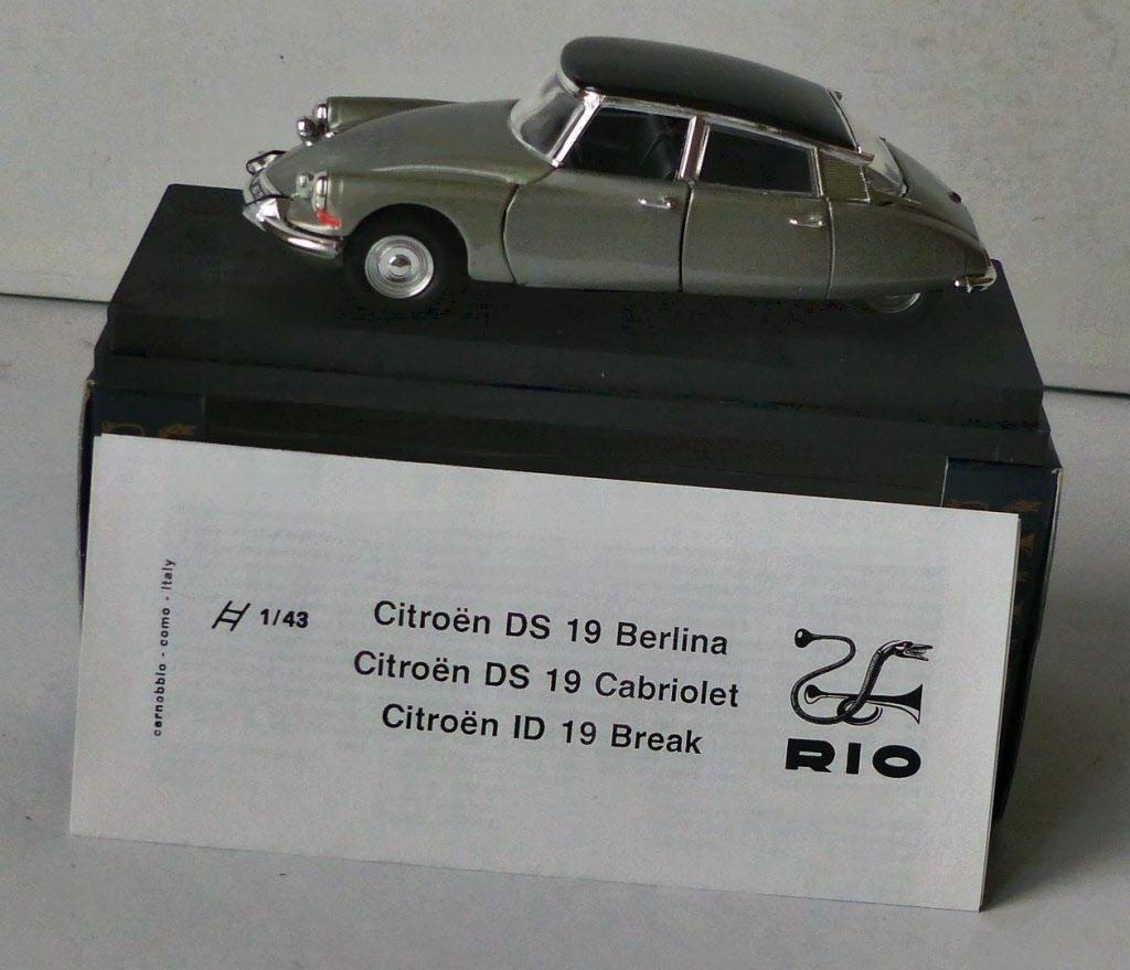 Voiture Miniature 1/43 Citroën DS 19 Pallas 1965