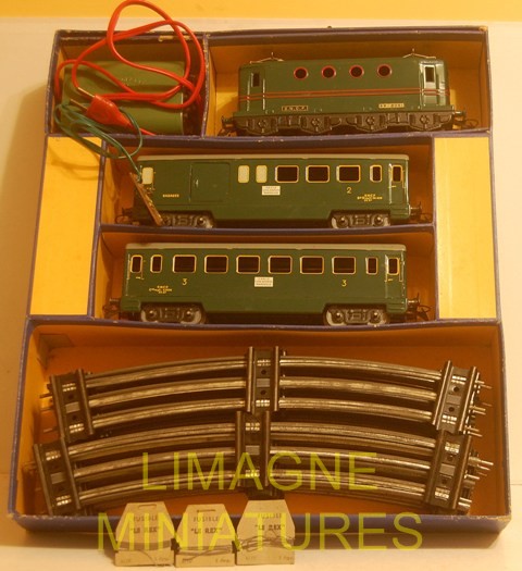Hornby, coffret Le Mistral avec BB 8051, trois voitures à boggies